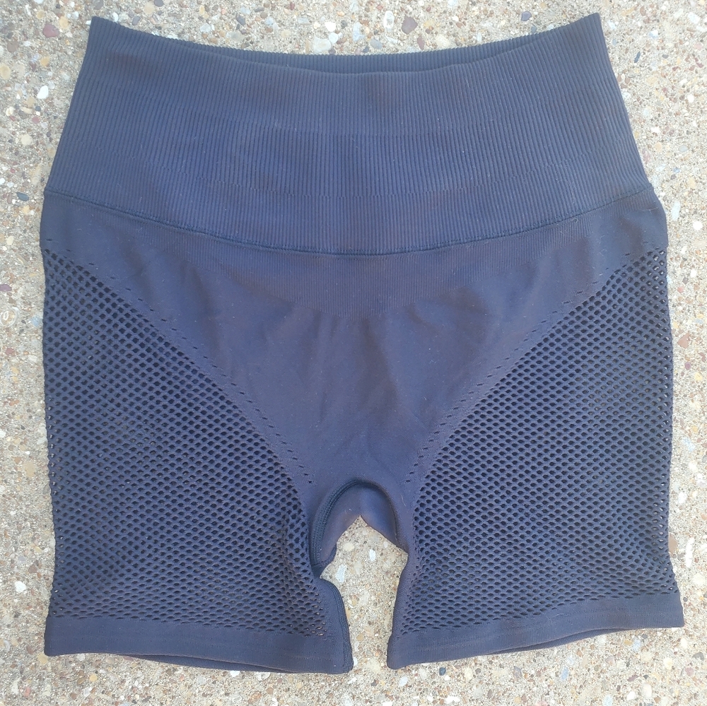 Alo Yoga Mesh Vented Biker Shorts Black Women's Small Athletic Workout